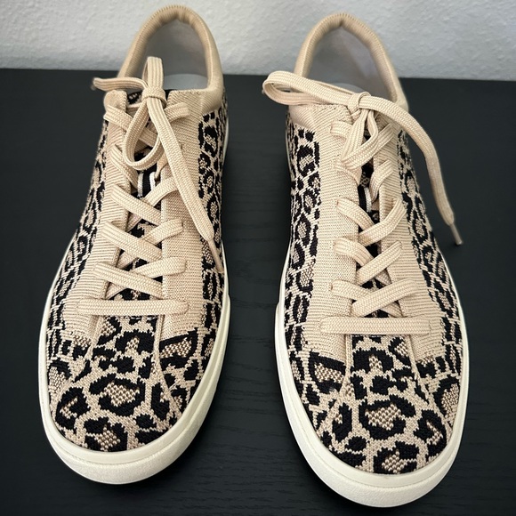 Rothy’s Little Dessert Cat Lace Up Sneaker - Picture 2 of 8